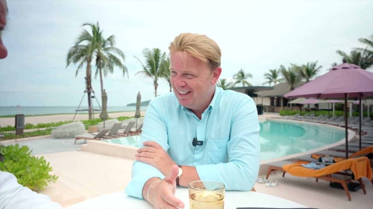 Interview and discussion Octavian Badescu - Tony Bygraves - CEO of The Zero Developments Phuket
